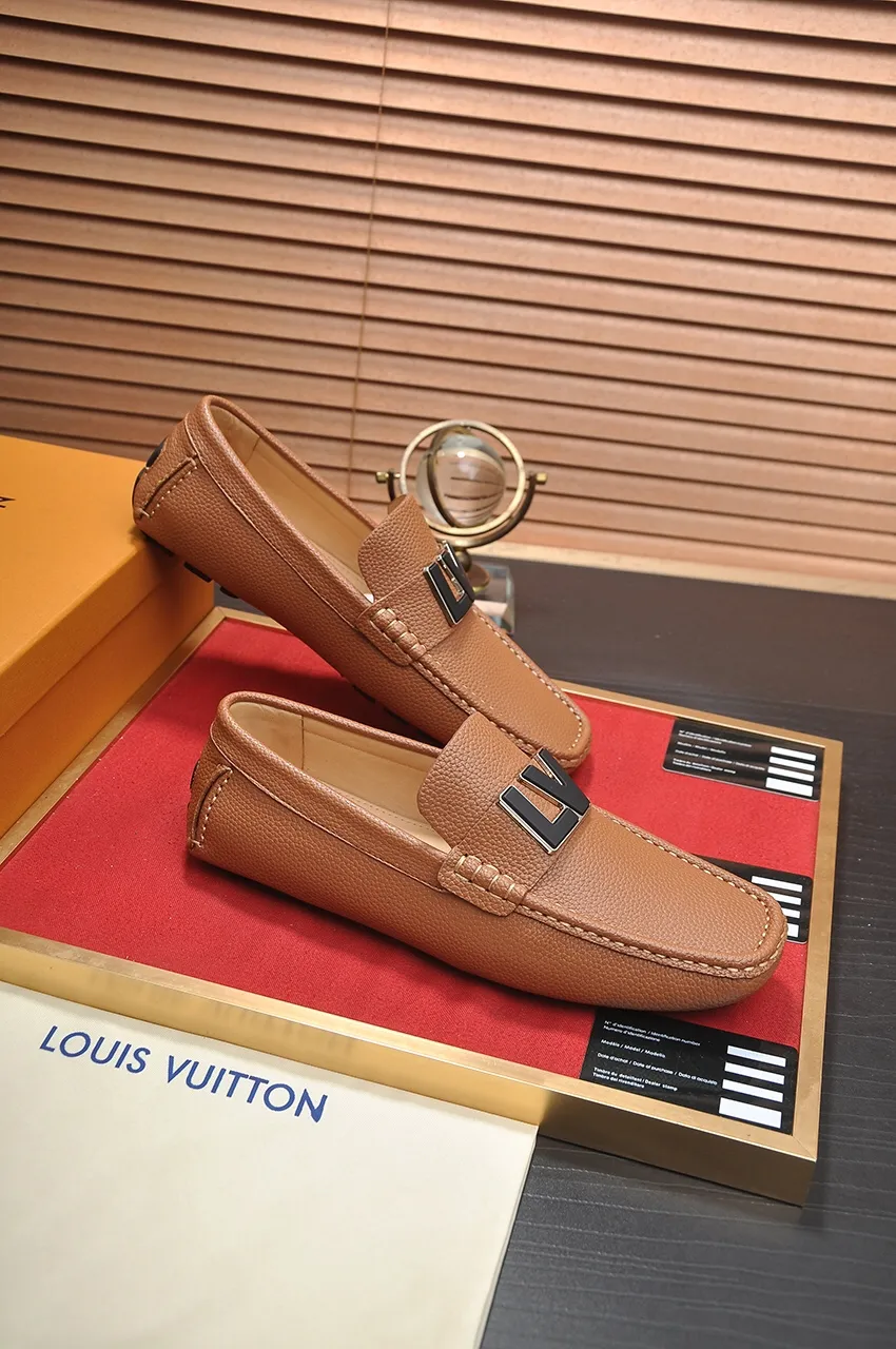 Men's men's shoes 💰420💶 [LV Doudou shoes] (water-dyed cowhide lining) new model is on the market, available on the official website. The new Doudou shoes are processed into single-color materials, and the uppers are made of imported horsehide leather. The body of the shoe is fully hemmed with mark thread, and is lined with imported original cowhide leather. The elegant shoe shape is super suitable for all-matching, and the size is 38-44.